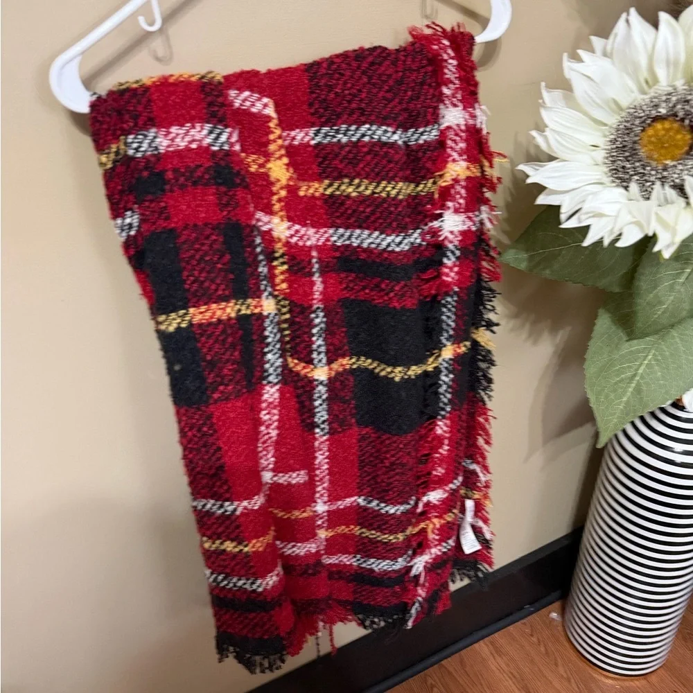 Elegant Red and Black Plaid Scarf